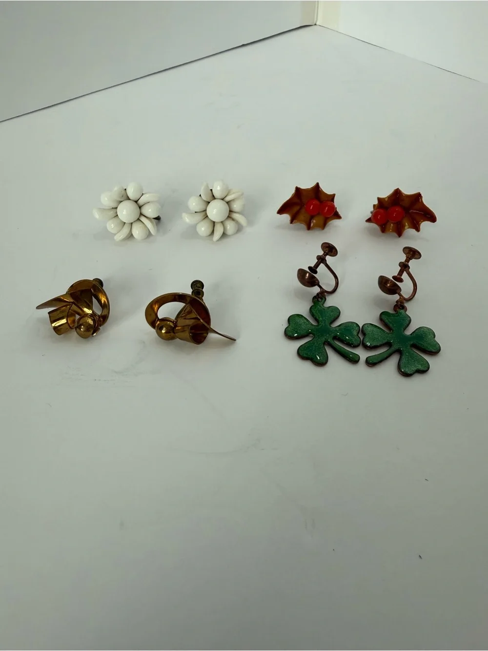 Vintage Screw Back Earrings Mid Century Clip On Lot Clover Holly Flower Gold